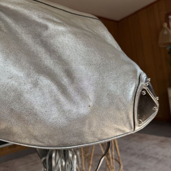 Authentic GUCCI Metallic Silver Leather Medium Indy Babouska Top Handle Bag - Picture 8 of 16